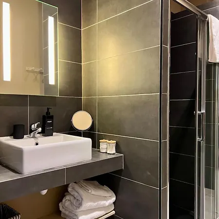 T2 Spacieux & Calme - Vue Jardin, Centre Apartamento